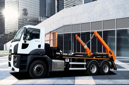 Стрела погрузчика с крюком для грузовиков - RN Auto Industry - на поворотной стойке
