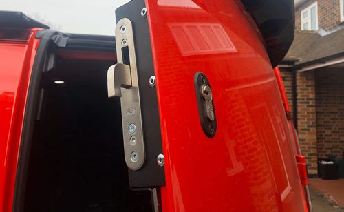 Механический врезной замок - L4V Hook Lock - Locks 4 Vans - с ключом / с задвижкой / для двери