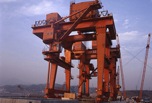 Козловой кран для гидроэлектростанции - TAIYUAN HEAVY INDUSTRY CO.,LTD - на рейке / электрический