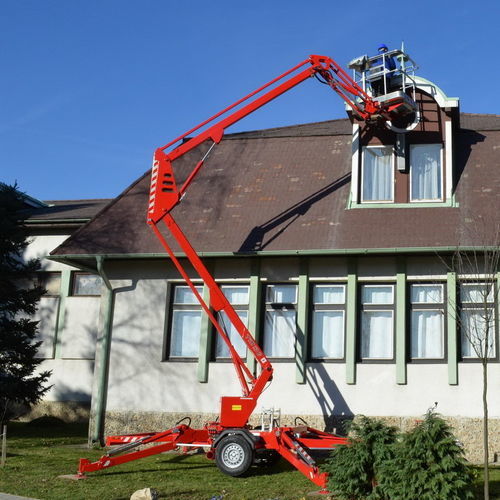 Прицепной шарнирный подъемник - Europelift TM13G - Rothlehner Arbeitsbühnen GmbH - колесный / электрогидравлический / для внутреннего и внешнего пользования