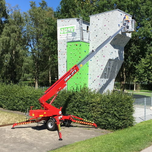 Прицепной телескопический подъемник - DENKA•LIFT DK18 - Rothlehner Arbeitsbühnen GmbH - колесный / с тепловым двигателем / для внешнего использования