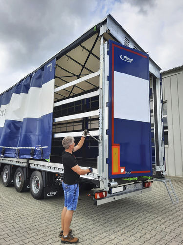 Полуприцеп с тентом - Fliegl Fahrzeugbau GmbH - платформа / строительный / для промышленного оборудования