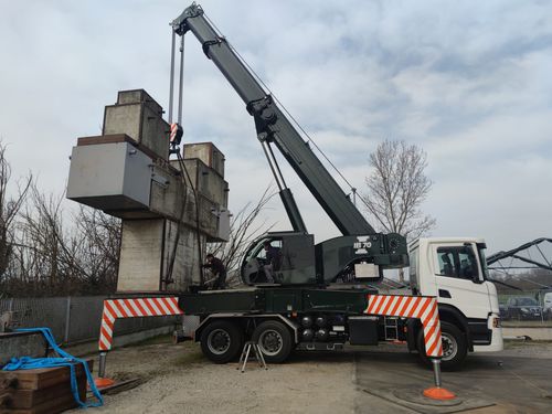 Грузовой автомобиль для подъема - KT 90.23 - CRANE srl - подъемный кран