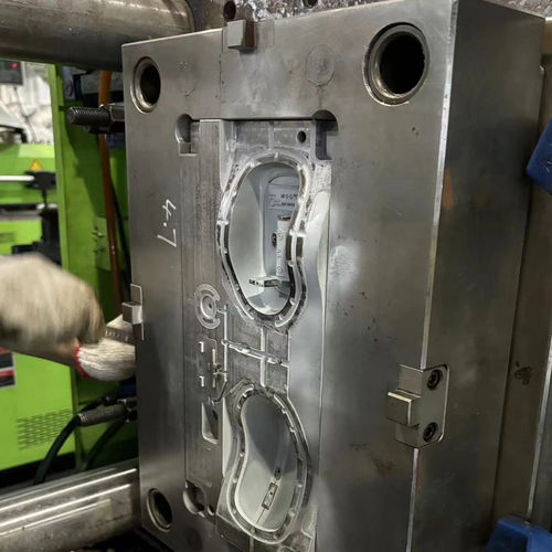 Пластиковая форма для литья под давлением из двух материалов - Shenzhen MJX Plastic Mold Co.,Ltd - многорезонаторная / переформование / с одной полостью