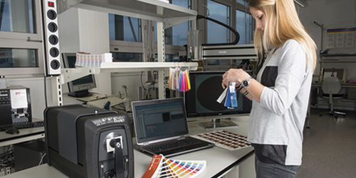 Программное обеспечение для логистического управления - Textile Color Hub - X-Rite Pantone - для испытания материалов / для соответствия цветов / для текстиля