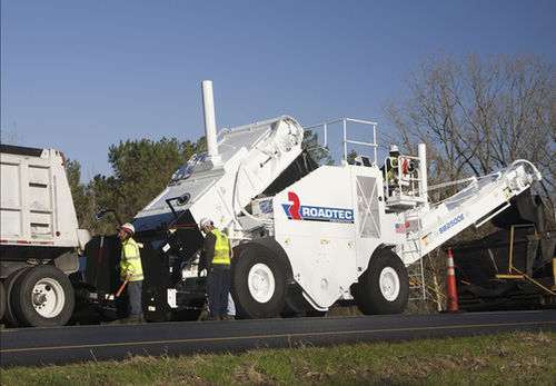 Шнековое подающее устройство - 78,000 lbs (35,380 kg) | SB-2500e/ex - Roadtec - для финишных асфальтоукладчиков / с непрерывным движением / мобильное