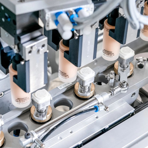 Автоматическая этикетировочная машина - OPTIMA packaging group GmbH - для наклеивания на верхнюю часть / для наклеивания на боковую часть / для наклеивания на нижнюю часть