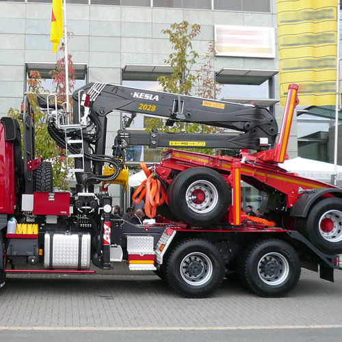 Башенный кран на грузовике - 2028 series  - Kesla Oyj - со стрелой / для лесохозяйственных работ