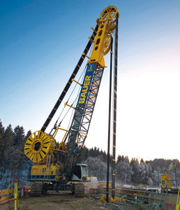 Гусеничный башенный кран - MC 96 - BAUER Maschinen GmbH - электрический