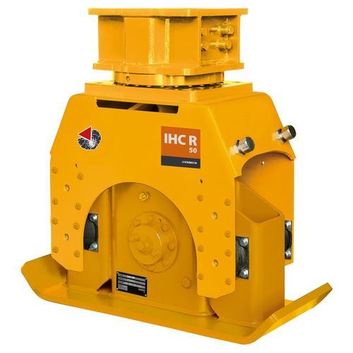 Вибрирующая пластинка управляемая трактором - IHC R 50 - INDECO - для экскаватора / компактирование