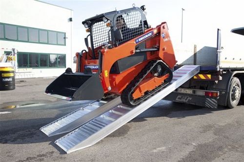 Мобильная загрузочная платформа - 1 500 - 5 000 mm, 200 - 14 000 kg - C.L.M