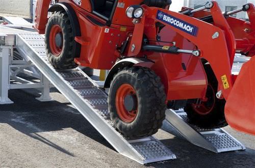Загрузочная платформа из алюминия - 2 500 - 4 500 mm, 3 000 - 12 173 kg - C.L.M