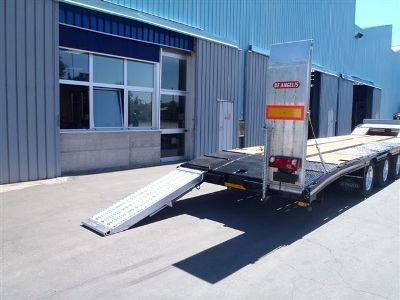 Загрузочная платформа - 2 000 - 4 000 mm, 6 600 - 50 000 kg - C.L.M