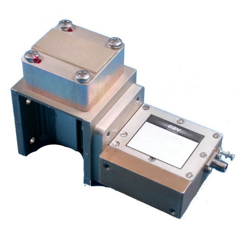 Усилитель RF - M205793A - e2v scientific instruments - изоляционный / линейный / с низким уровнем шума