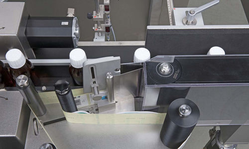 Этикетировочная машина контролируемая PLC - ESF series - Bausch + Ströbel Maschinenfabrik Ilshofen GmbH+Co. KG - для бутылок / для самоклеящейся этикетки / компактная