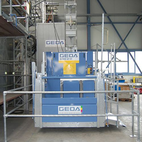 Реечный грузовой подъемник - 850 ZM P - GEDA GmbH - для строительных материалов / со стойкой