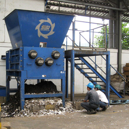 Первичный измельчитель - Quad® Q85 series - SSI Shredding Systems, Inc. - с 4 валами / для дерева / бумага