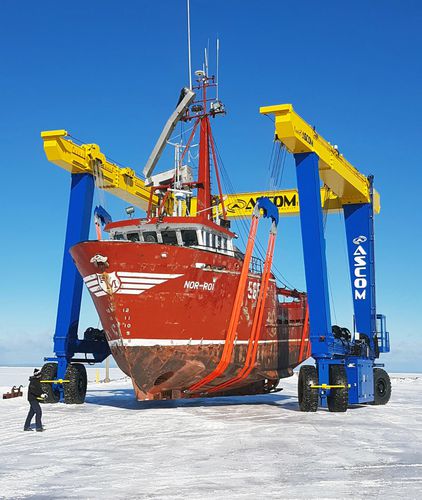 Самоходный козловой кран - BHT 300 - Ascom SpA - для использования на морских судах / гидравлический