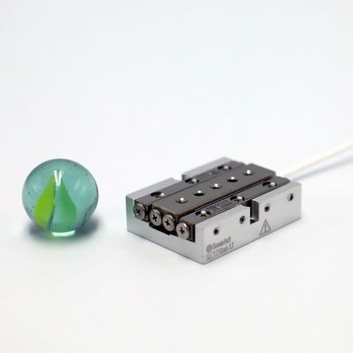 Линейная мини-пластина нанопозиционирования - SLC-1730 - SmarAct GmbH - пьезоэлектрическая / с закрытым контуром / сверхточная
