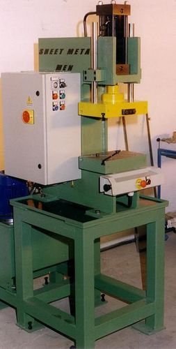 Гидравлический пресс - Sheet Metal Men s.r.l. - для сборки / для листового металла / с С-образной станиной