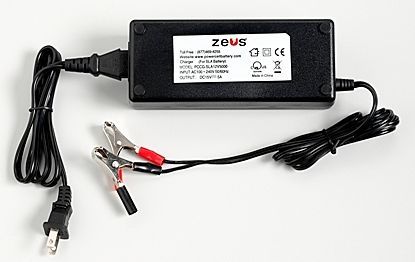 Устройство зарядки батарей для письменного стола - 12 V, 5 Ah | PCCG-SLA12V5000    - ZEUS Battery Products - свинцово-кислотное / автоматическое