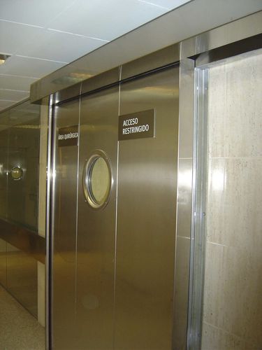 Раздвижной ворота - ALFATECO MADRID S.A. - из нержавеющей стали / из анодированного алюминия / для использования в помещениях