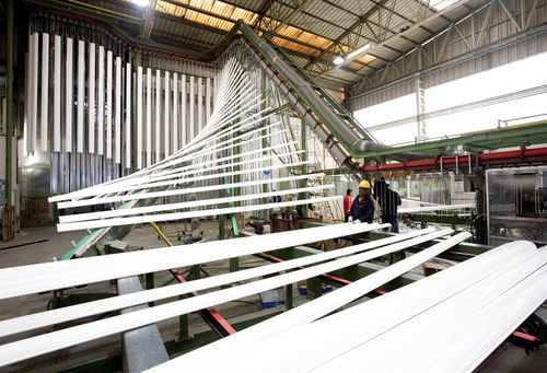 Вертикальный линия порошковой окраски - 1.000 tons - SAT S.p.A. (Surface Aluminium Technologies)