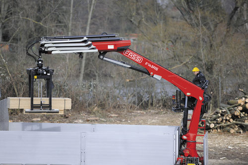 Башенный кран на грузовике - F160ASXP series - Fassi gru S.p.A - со стрелой / для лесохозяйственных работ / для фасада здания
