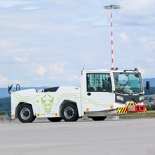 Самолетный трактор - »BISON« E 370 - Goldhofer - электрический / 4-колесный / с местом для сидения водителя