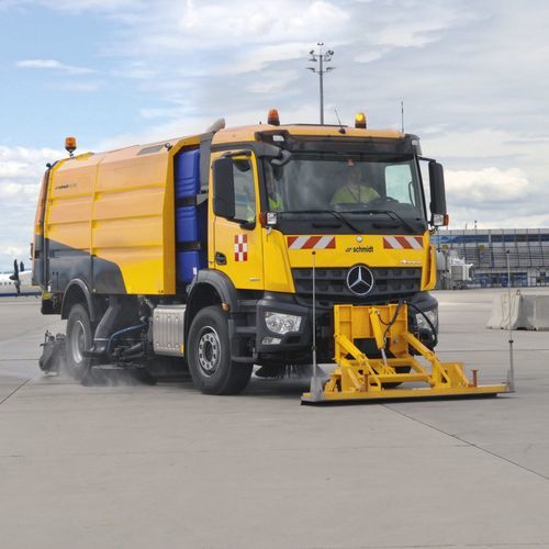 Подметальная машина для аэродрома - AS series - Aebi Schmidt Holding AG 