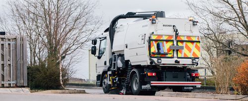 Подметальная машина на грузовике - MaxPowa V50 - Bucher Municipal AG - с тепловым двигателем / для улиц / для листьев