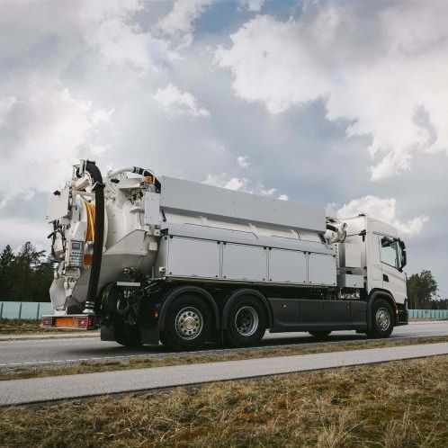 Подметальная машина на грузовике - FlexLine C100 - Bucher Municipal AG - с тепловым двигателем / для наружного применения / для отходов