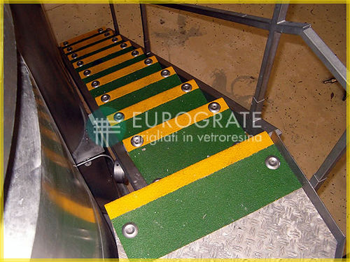 Напольное покрытие из композита, армированного стекловолокном - Eurostep® - EUROGRATE GRP GRATING AND PROFILES - металлическое / из ламината / из стеклопластика