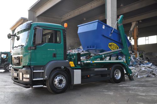 Грузовой автомобиль ковш - AK series - MEILLER F. X. Fahrzeug- und Maschinenfabrik GmbH & Co KG - двухосный / для строительства