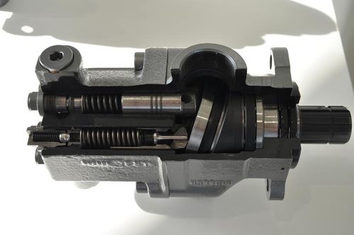 Гидравлический насос с осевым поршнем - MEILLER F. X. Fahrzeug- und Maschinenfabrik GmbH & Co KG - компактный / износостойкий / прочный