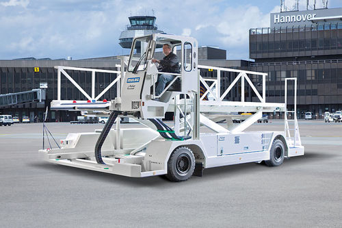 Дизельный трактор - MULAG Fahrzeugwerk Heinz Wössner GmbH u. Co. KG - 4-колесный / с местом для сидения водителя / самолетный