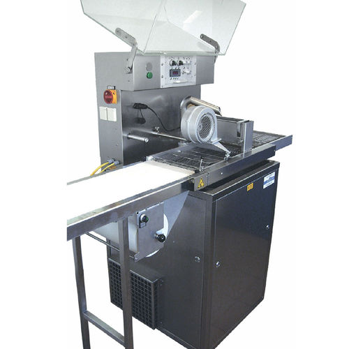 Машина для покрытия и темперирования непрерывного действия - ATC series - LCM Schokoladenmaschinen GmbH - для шоколада / с вибростолом