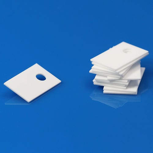 Изоляционная керамика - TO-220 - Xiamen Innovacera Advanced Materials Co., Ltd - листовая / из оксида алюминия / нитрид алюминия